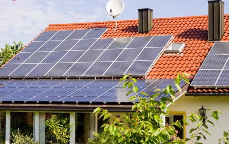 Fonte de energia solar: Saiba quais as vantagens de instalar o sistema renovável de energia